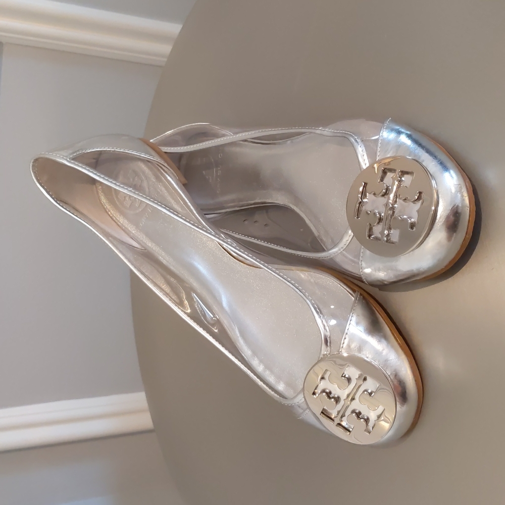Tory Burch Reva Audrey Silver Clear Flats Size 8